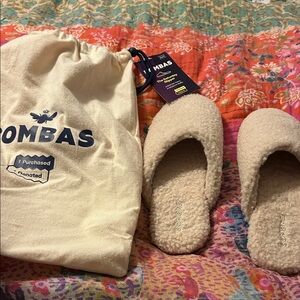 Bombas Beige Plush Slippers